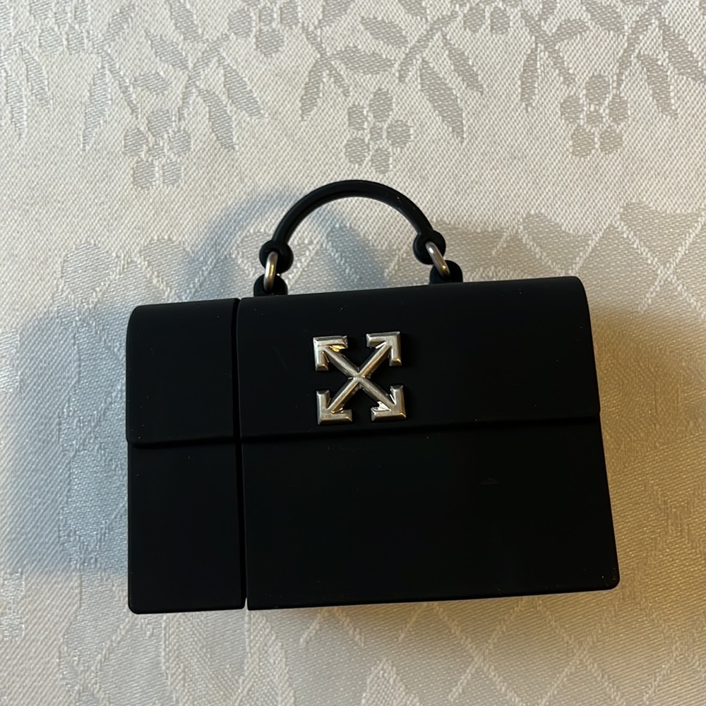 SALE!!! Off-White unisex Logo AirPods case NWB - Picture 5 of 9